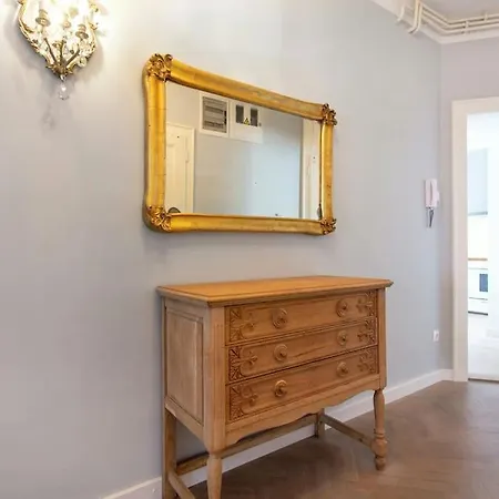 Dragon Bridge -spacious Central District - Perfect For Families And Couples Appartamento