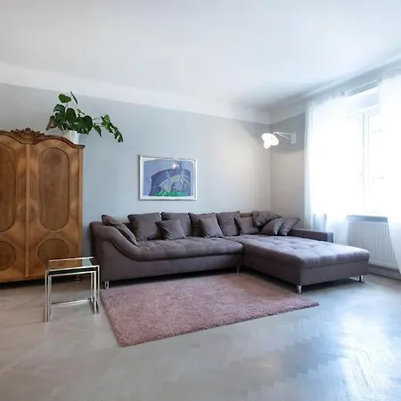 Dragon Bridge -spacious Central District - Perfect For Families And Couples شقة ليوبليانا