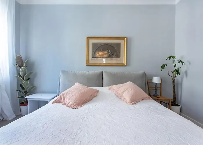 Dragon Bridge -spacious Central District - Perfect For Families And Couples