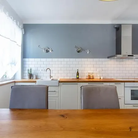 Dragon Bridge -spacious Central District - Perfect For Families And Couples Lägenhet *