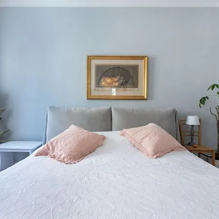 Dragon Bridge -spacious Central District - Perfect For Families And Couples